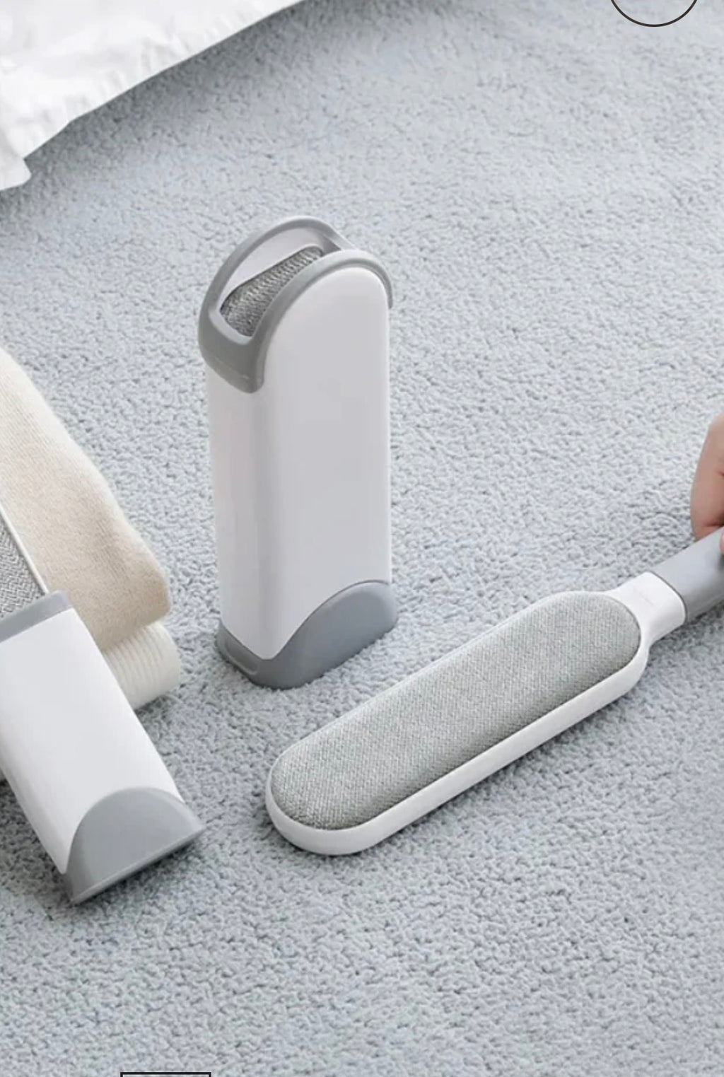 The Snug Hound Electrostatic Fur Remover Brush