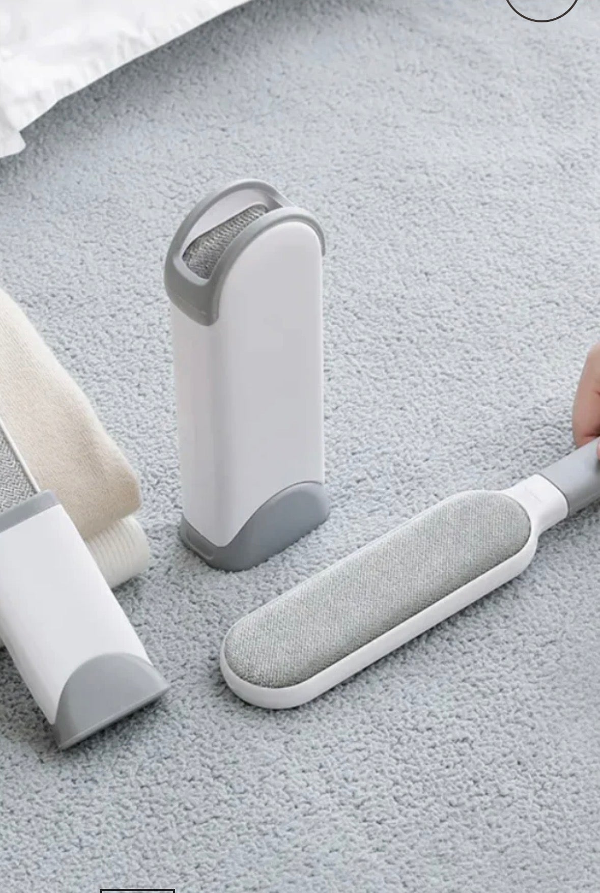 The Snug Hound Electrostatic Fur Remover Brush