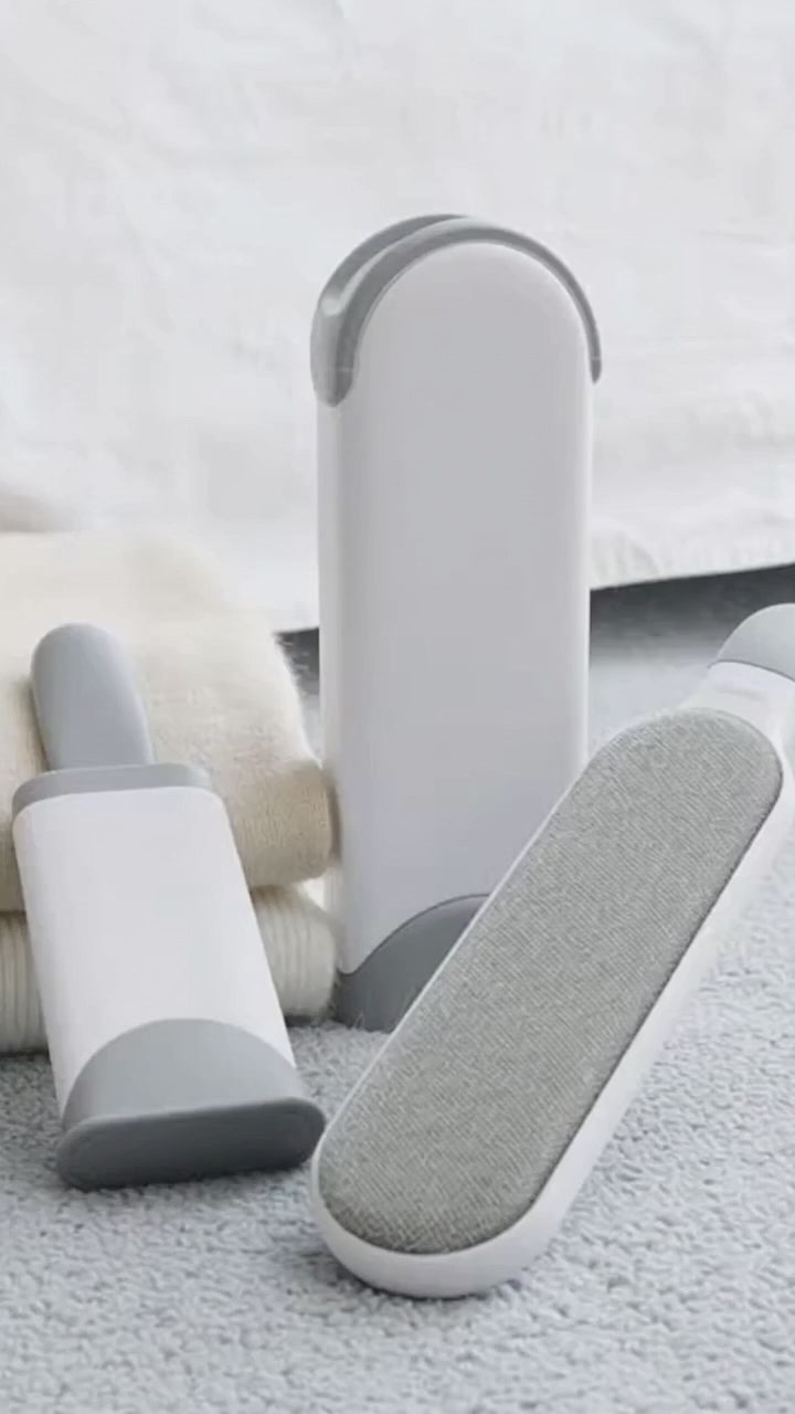 The Snug Hound Electrostatic Fur Remover Brush